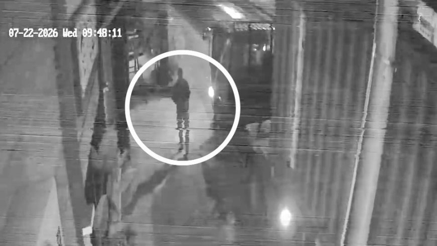 Aksi Maling Gasak Speedometer Truk Kontainer di Sukodadi Lamongan Terekam CCTV