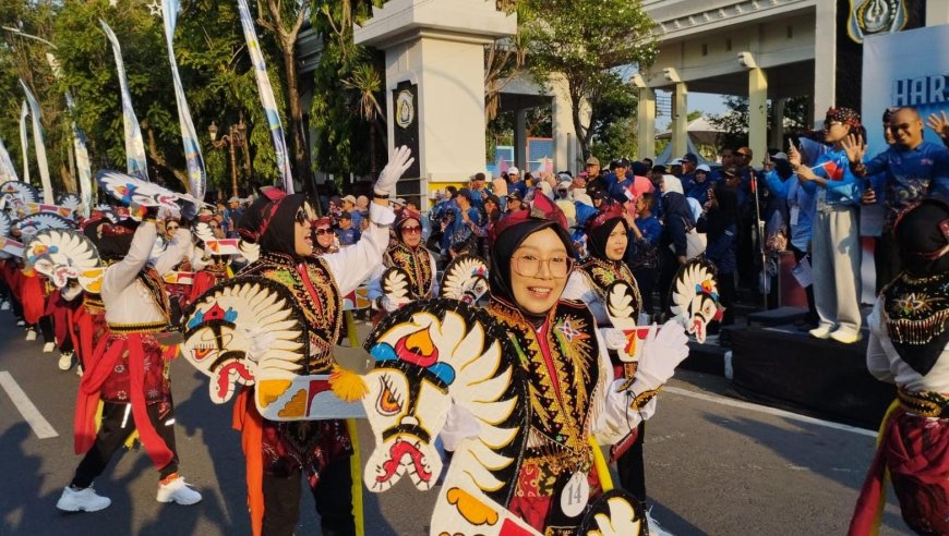 Meriahkan Harkop ke-79, Pemkab Lamongan Gelar Fun Walk dan Pameran UMKM
