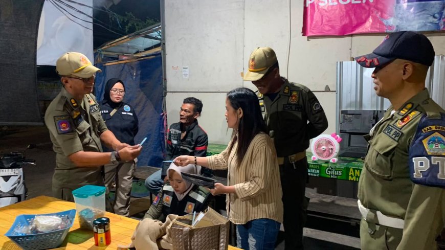 100 Personel Gabungan Razia Kafe di Gresik, 10 Pemilik dan 40 Penjaga Jalani Tes Narkoba-HIV